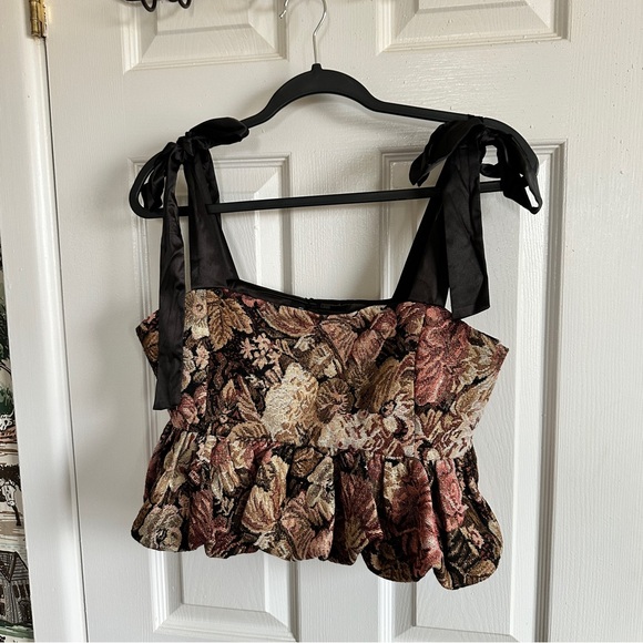 En Saison Tops - Floral Brocade Tie-Shoulder Peplum Crop Top - Black/Multi